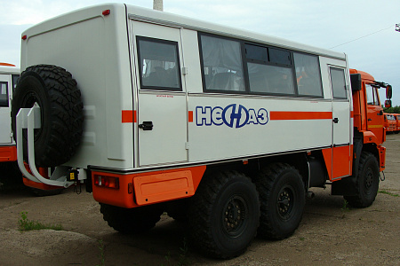 Вахтовый автобус НЕФАЗ-4208-24